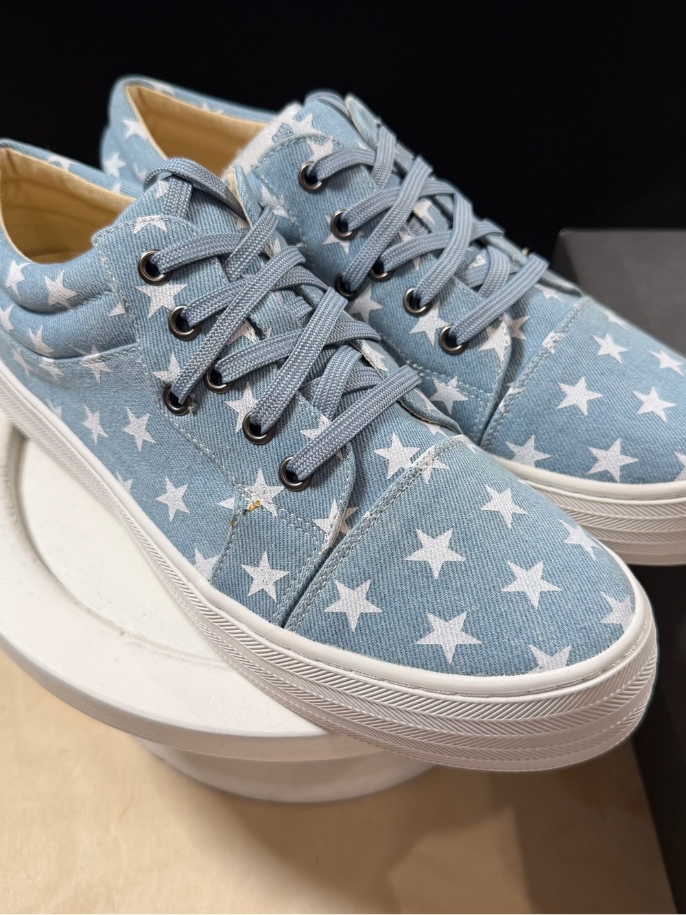 Women’s Corky’s Pina Colada Sneakers NIB Light Blue Canvas With Stars Size 10M
